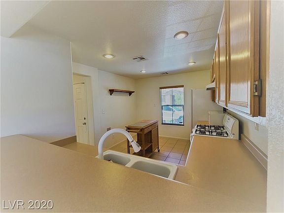 5th image of 7127 Mineral Park Ave
