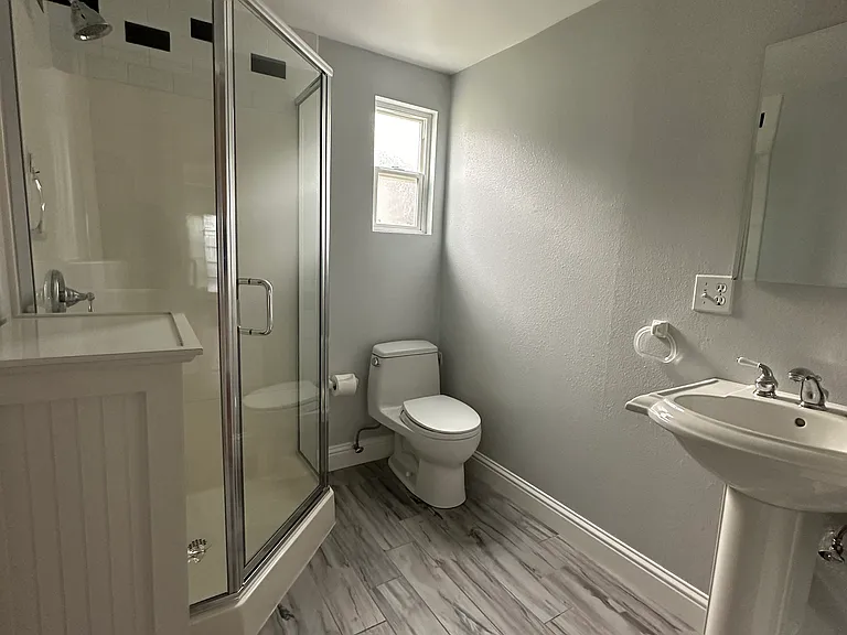 318 Bassett St — Photo 12