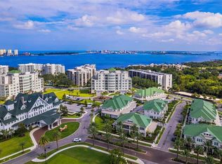 8 Palm Ter #402, Belleair, FL 33756