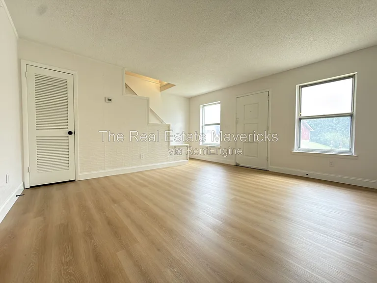 2318 Green Forest Dr #B — Photo 5