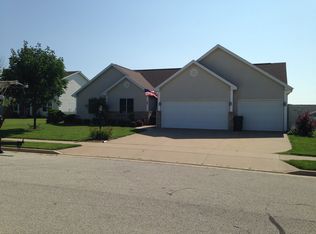 1504 Redbrook Ct, Metamora, IL 61548