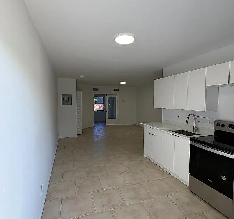 627 NE 6th Ave #3