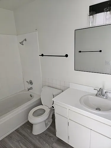 231 Linden Ave #17 Photo 1