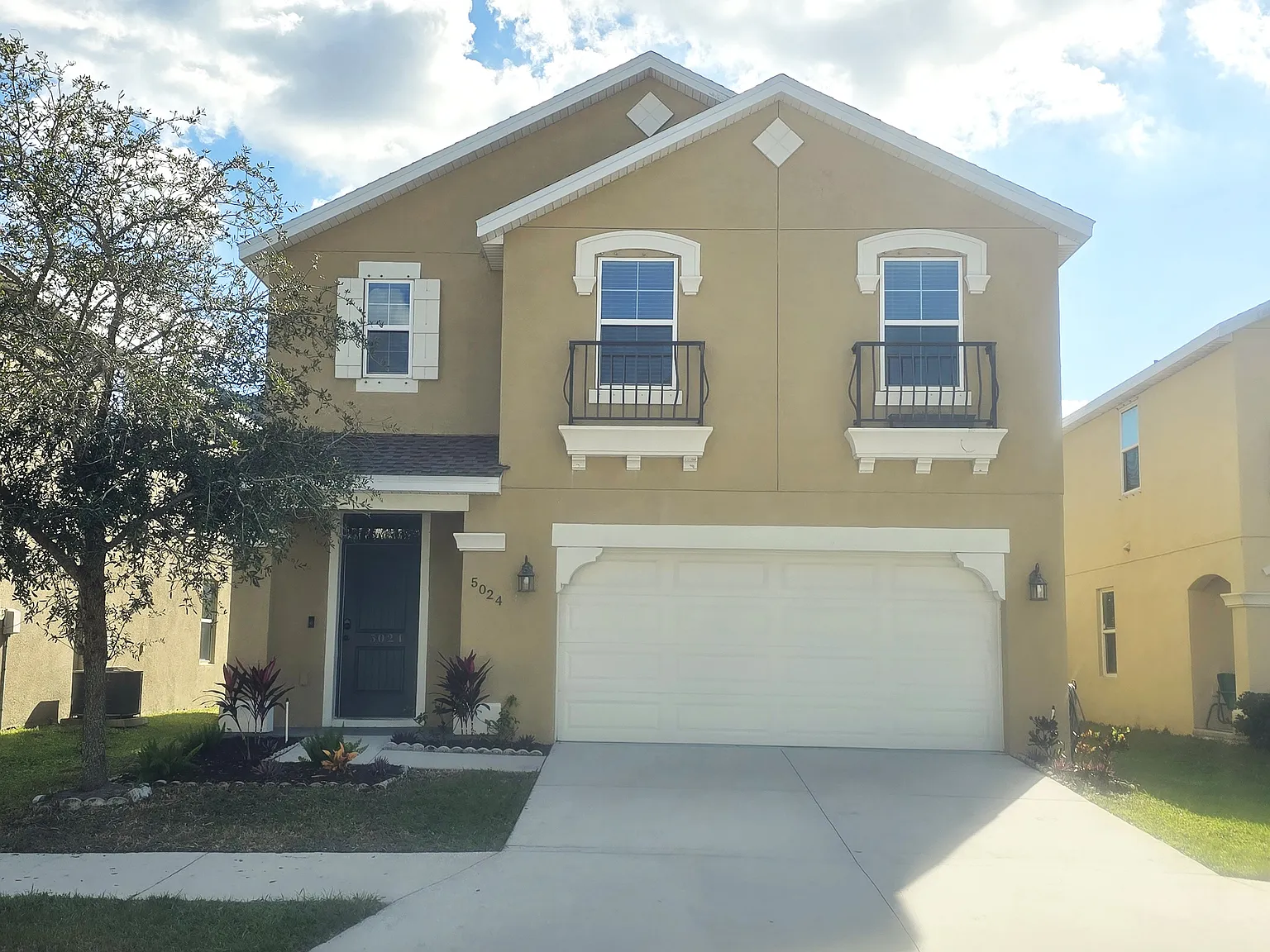 5 bed, 2446 sqft, $2,900 — Photo 2