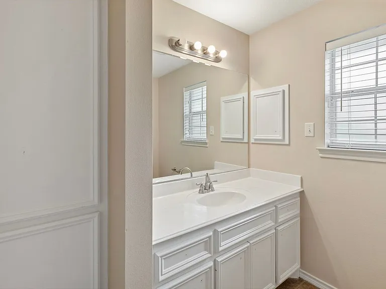 2511 Westwood Main Dr — Photo 18