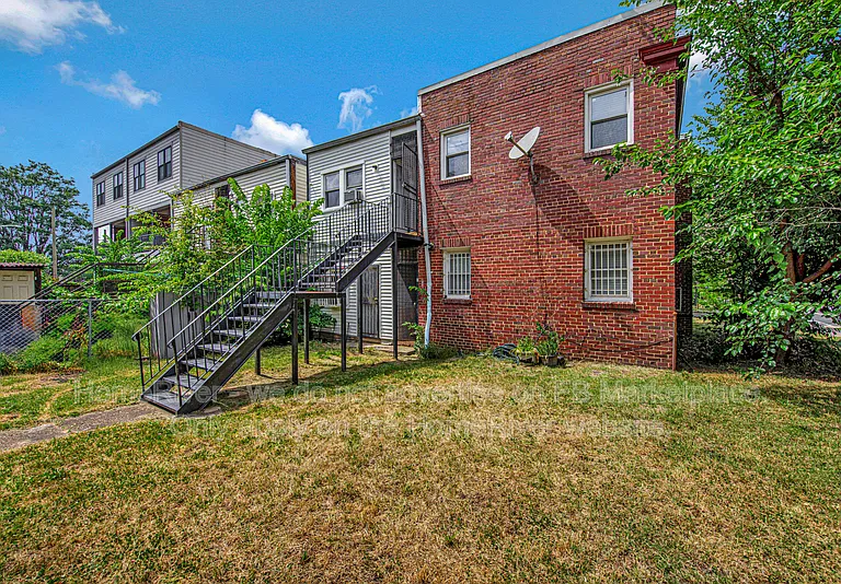 515 Franklin St NE #2 — Photo 19