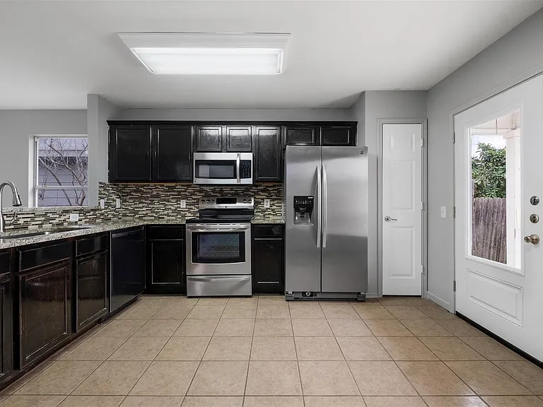 5813 Angel Dr — Photo 7