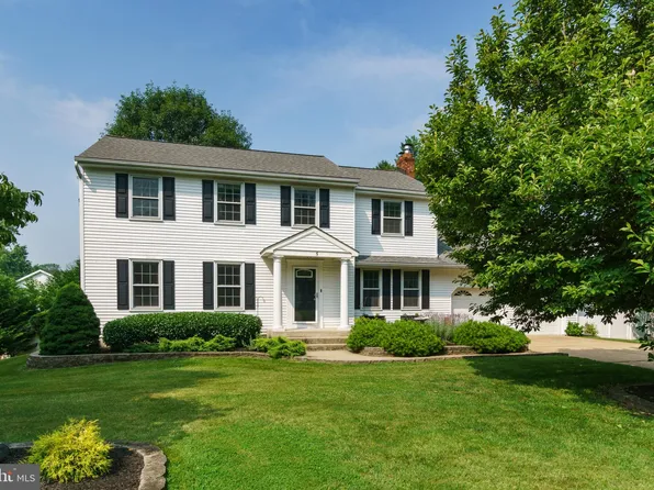 5 Sandy Ln, Ewing, NJ 08628