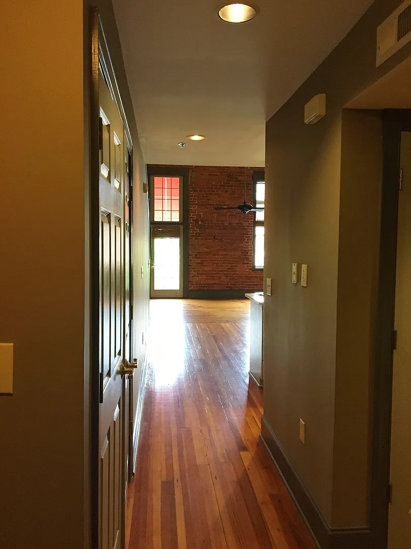 Downtown Greenville, 1BD/2BA — Photo 2