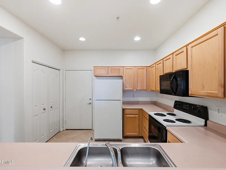 7021 E Earll Dr #112 — Photo 9