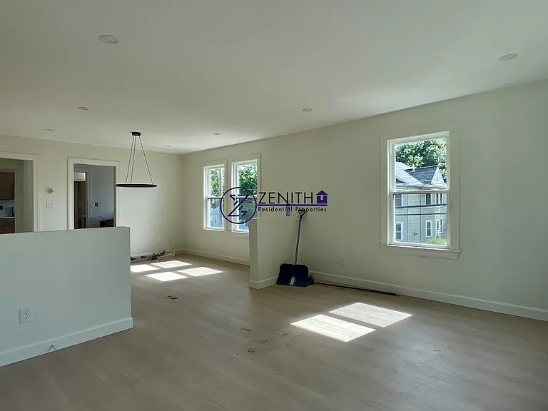 78-80 Hull St #80 — Photo 6