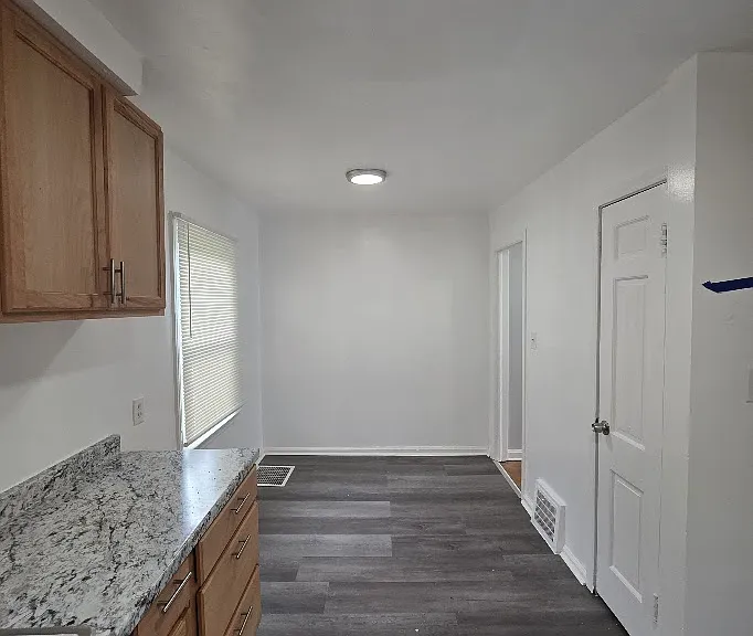 18472 Meyers Rd — Photo 9