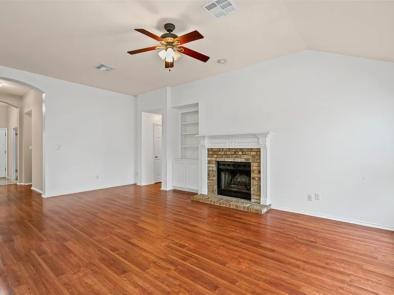 716 Meadow View Dr — Photo 7