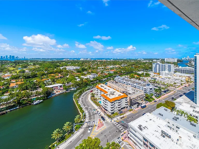 2555 Collins Ave #2402 — Photo 34