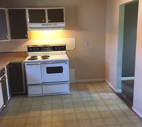 4th image of 2483 Woodhill Dr