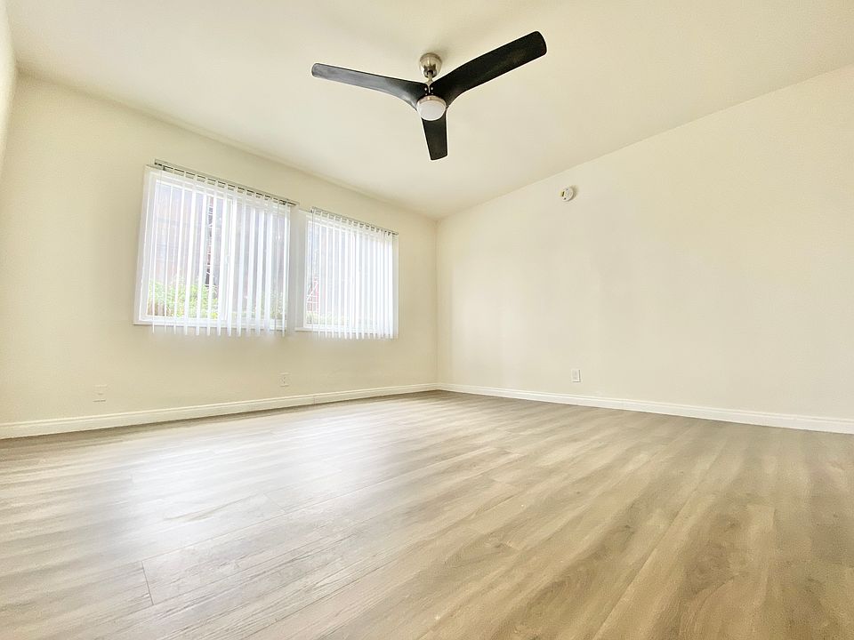 1st image of 2589 S Sepulveda Blvd #2A