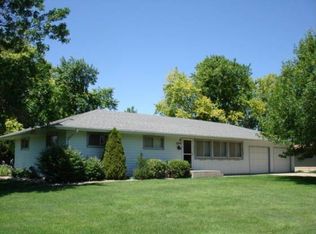 2228 Riverview Dr, Grand Island, NE 68801