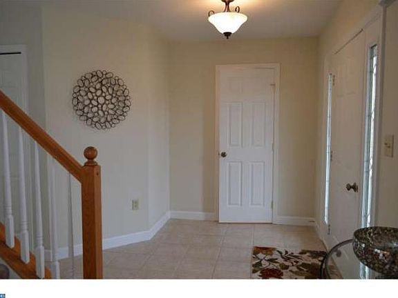 5th image of 517 Calabria Dr