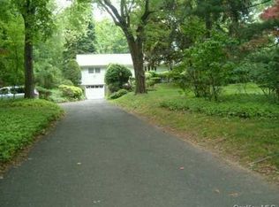 40 McNamara Rd, Spring Valley, NY 10977