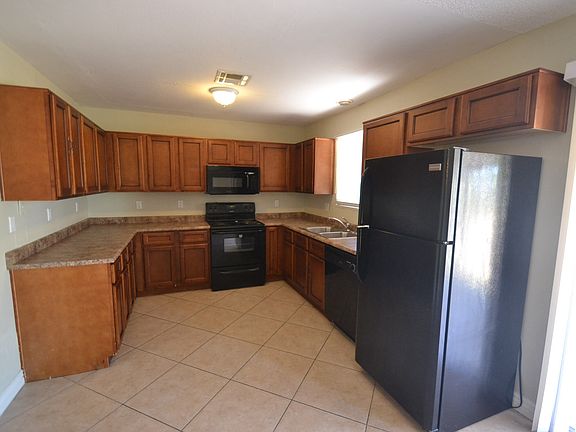 3rd image of 3608 W Lupine Ave