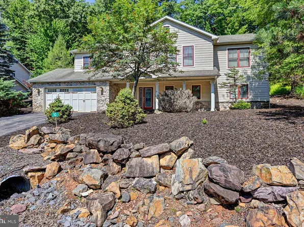 10 Bluestone Ct, Lake Harmony, PA 18624