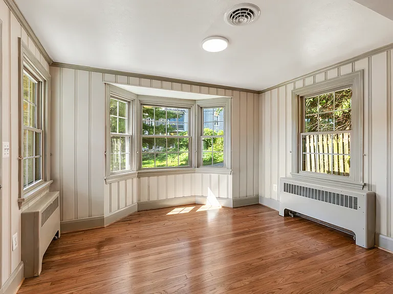 1708 Willow Ave — Photo 10
