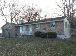 1916 Luxury Ln, Quincy, IL 62305