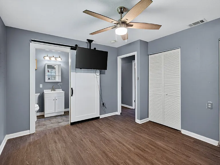 1621 Cloverdale Dr — Photo 21