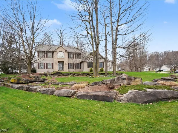 9498 Andrew Dr, Twinsburg, OH 44087