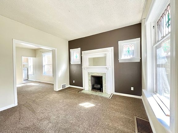 3rd image of 180 S Emerson St #184