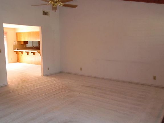 5th image of 1541 E Fairmont Ave APT 102