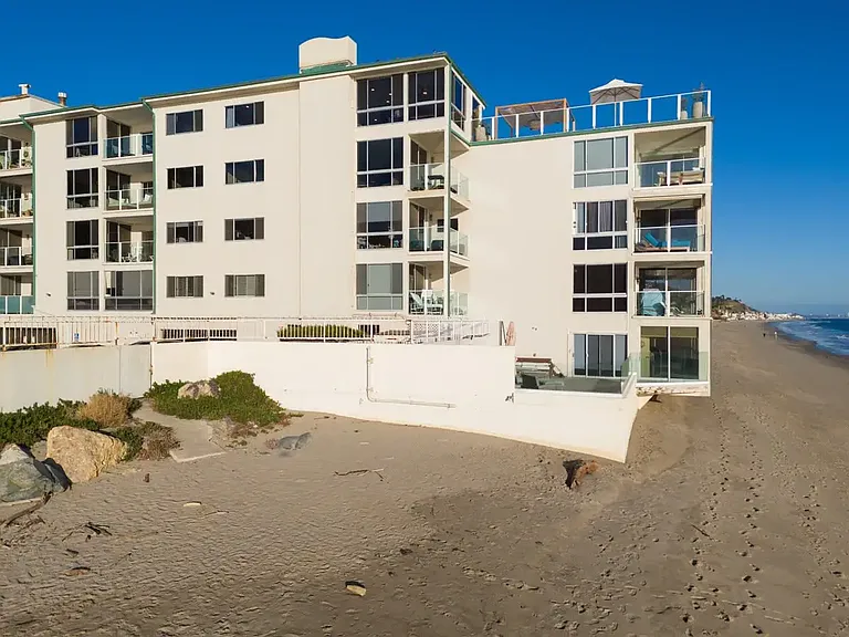 A penthouse oasis nestled in the heart of Malibu