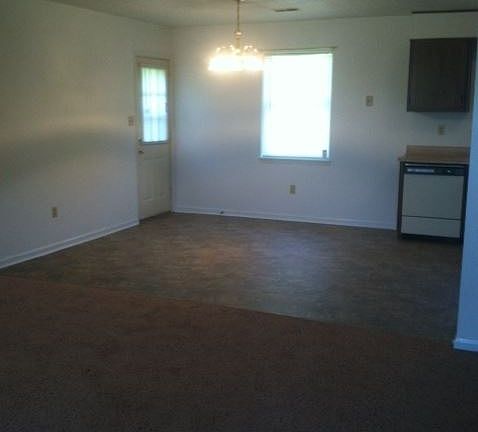 5th image of 859 Deanna Ct