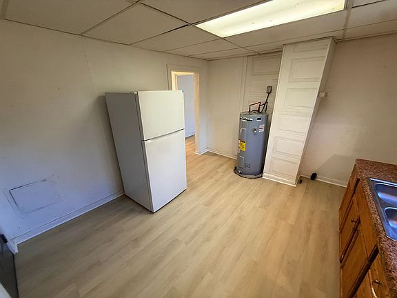 5th image of 524 Hardwick Ave