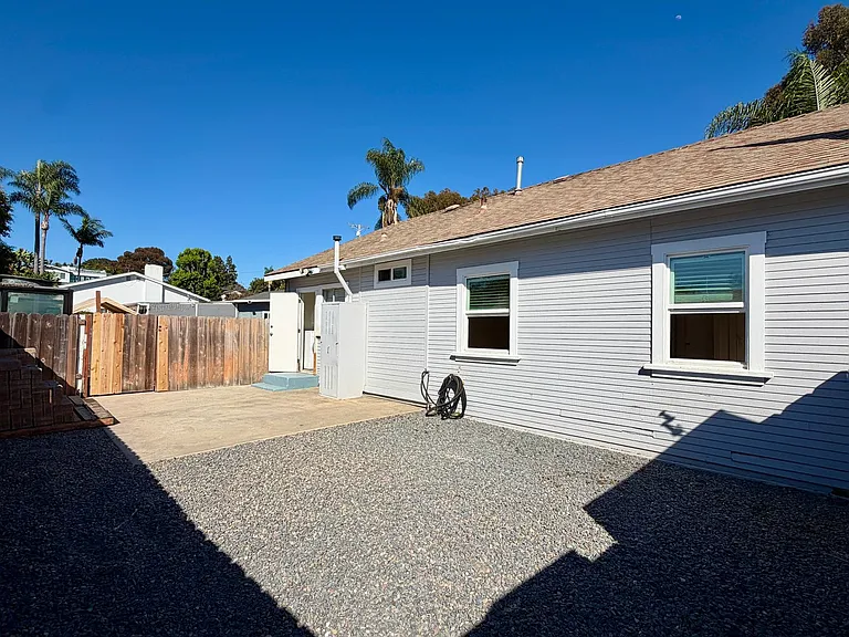 1190 Pine Ave — Photo 17