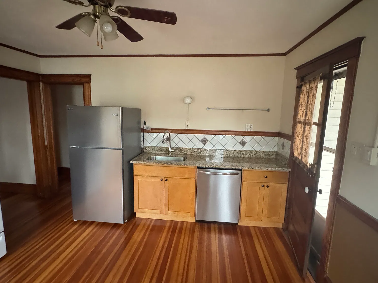 2 bed, 1350 sqft, $1,890 — Photo 3