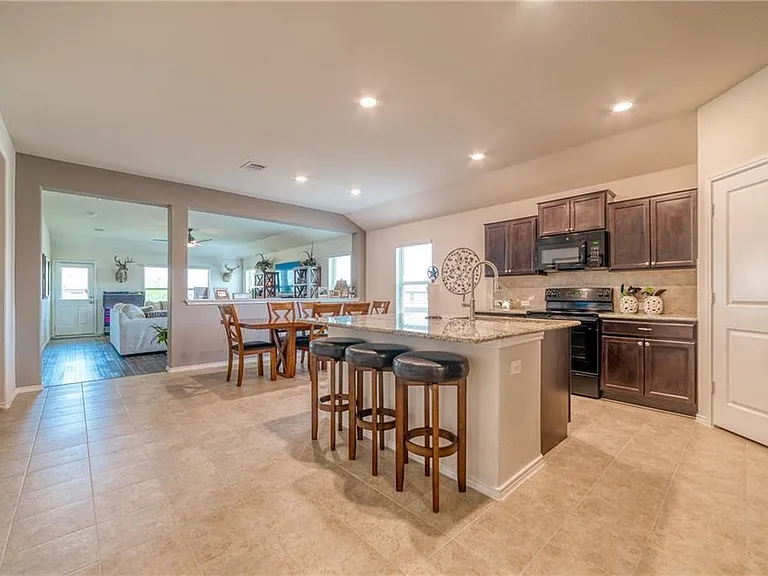 2100 Littleton Dr — Photo 6