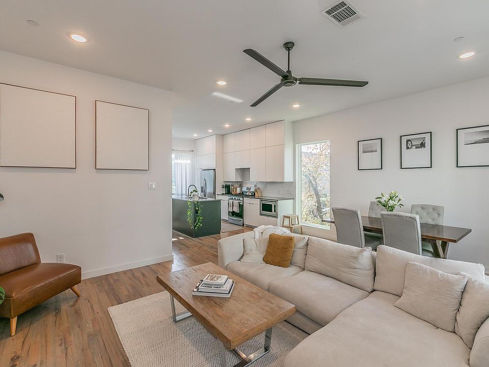 1st image of 427 W 10th St #503