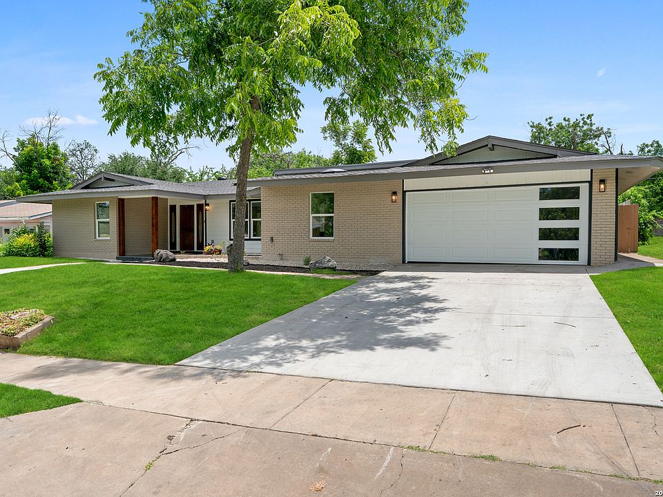 1st image of 258 SERENADE DR