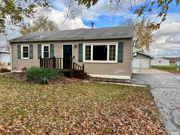 105 Bayard Ave, Knoxville, IL 61448
