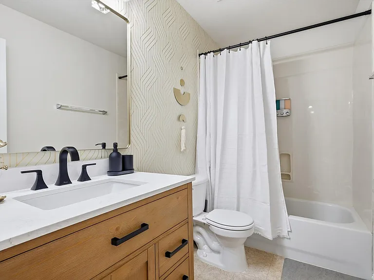 2831 Rosewood Blvd — Photo 26