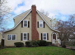 27 Preston Dr, Livingston, NJ 07039
