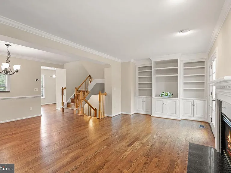 917 Rolfe Pl — Photo 21
