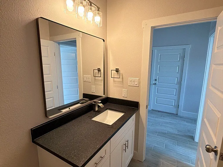 5621 San Jacinto Dr — Photo 10