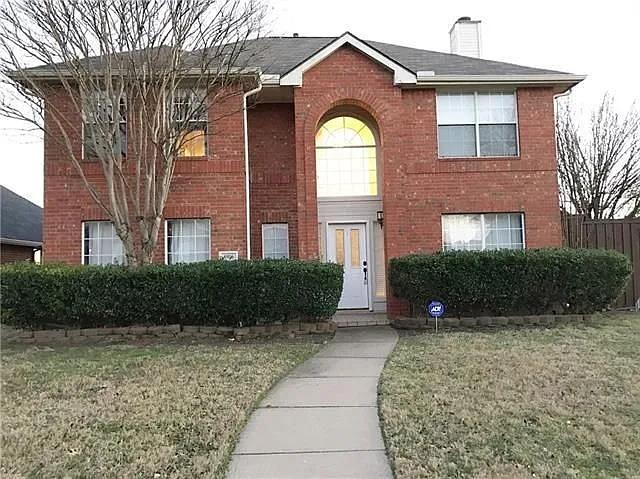 4 bed, 2614 sqft, $2,799 — Photo 1