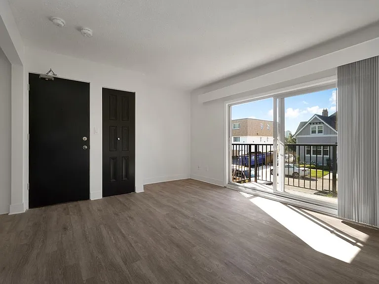 130 Stewart Ave #9 — Photo 12