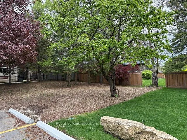 20 Alice St E #1 — Photo 22
