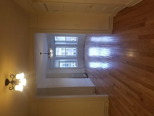 Rented by Max & Associates Realty Corp | media 2