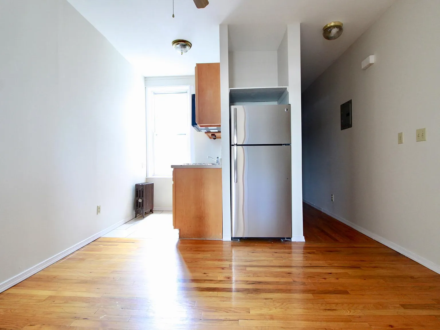 64th Pl, Ridgewood — Photo 2