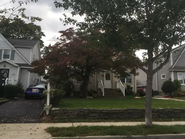 448 Sussex Rd, Wood Ridge, NJ 07075